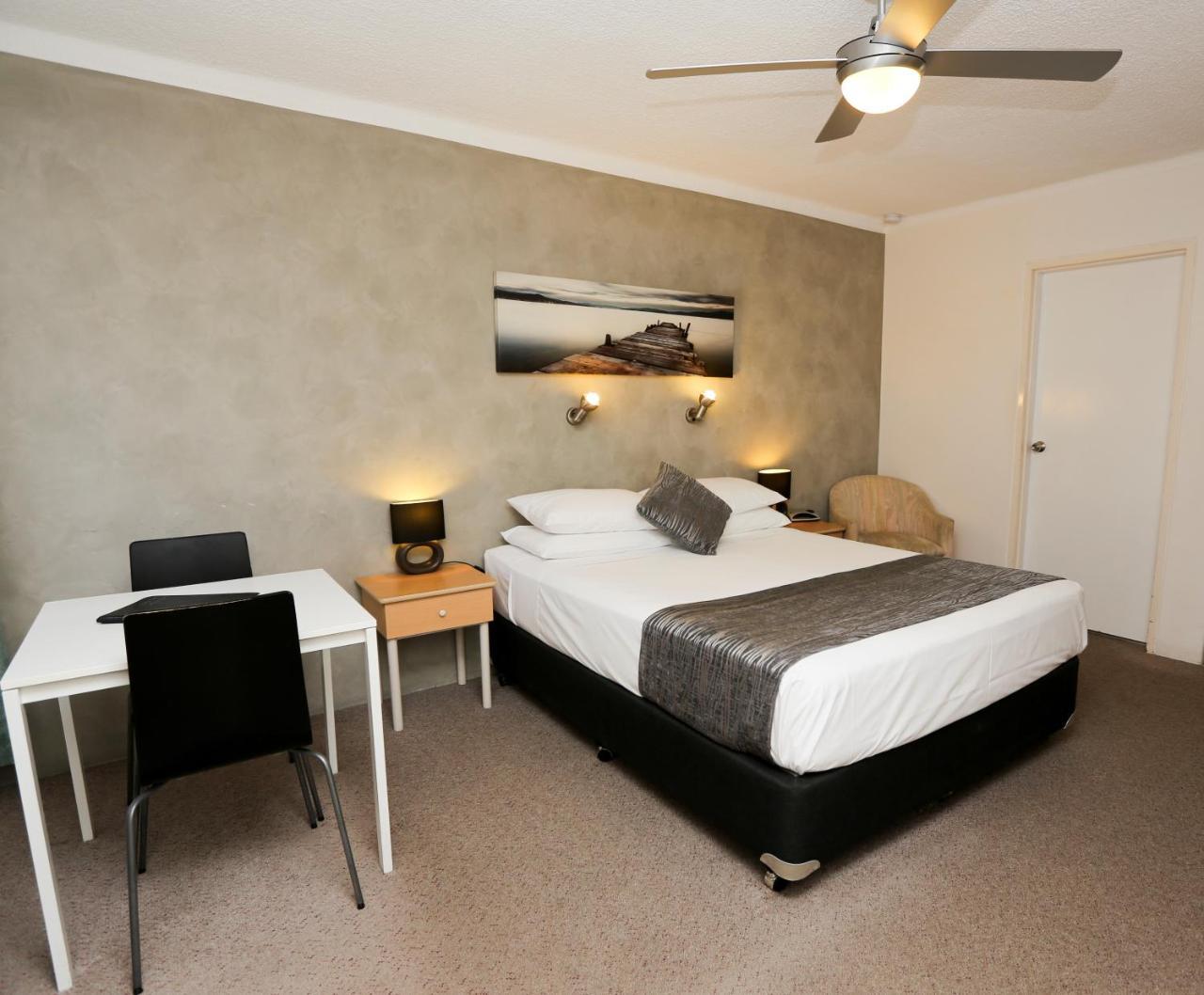 Bella Villa Motor Inn Форстер Екстер'єр фото